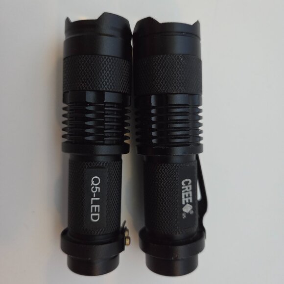 2x Compact Zoomable LED Flashlights Q5 Set - Picture 10 of 10